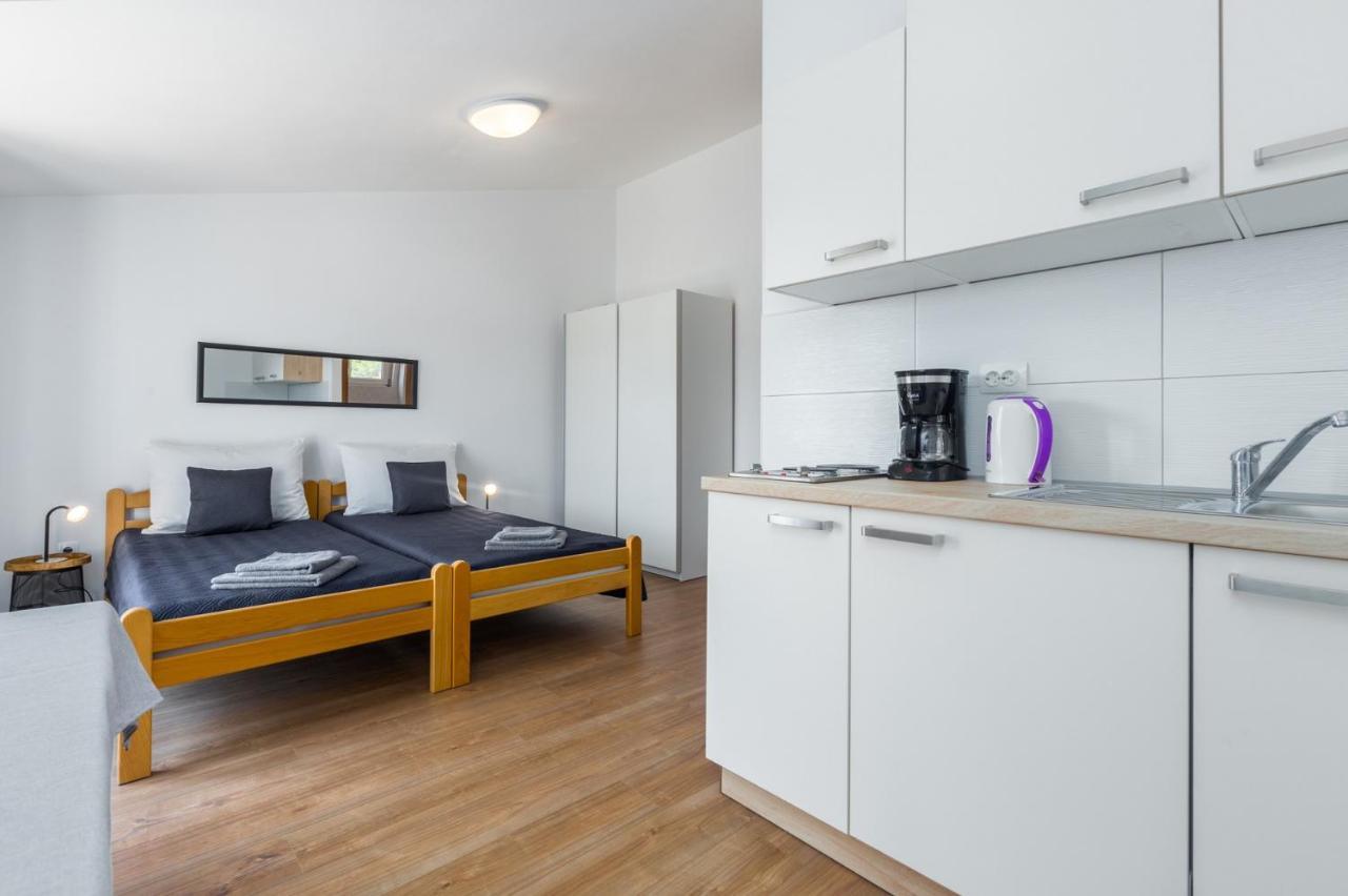 Apartments Emil Póla Kültér fotó
